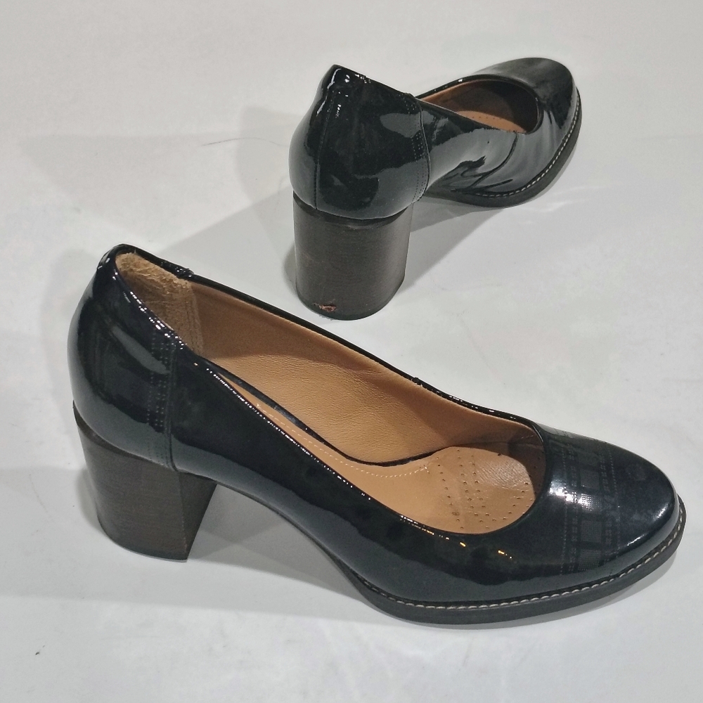 Clarks Artisan Elegant Women's Black Slip-on Block Heels Shoes Size 7.5